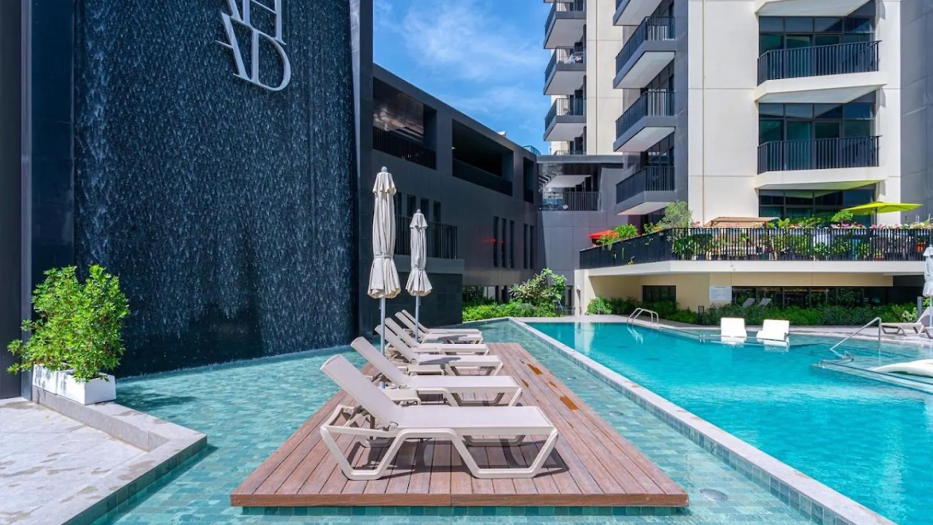 Apartment Vserve Modern Oasis Canal & Burj Views Dubai