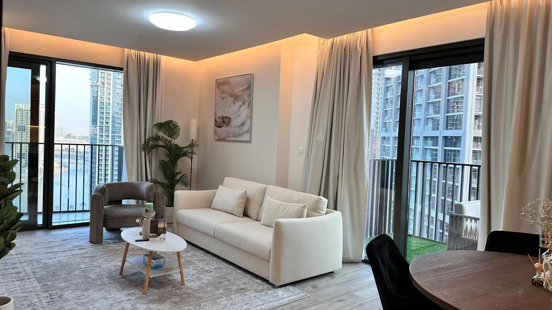 Vserve Modern Oasis Canal & Burj Views Dubai 0*,