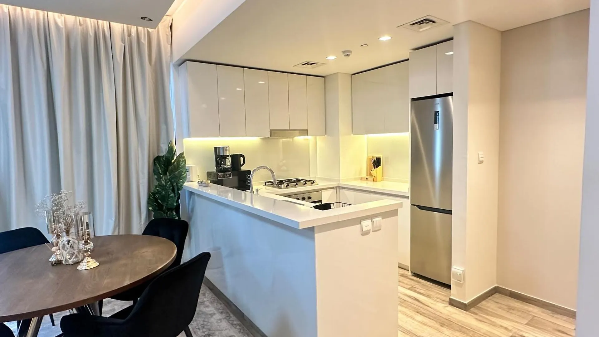 Apartment Vserve Modern Oasis Canal & Burj Views Dubai